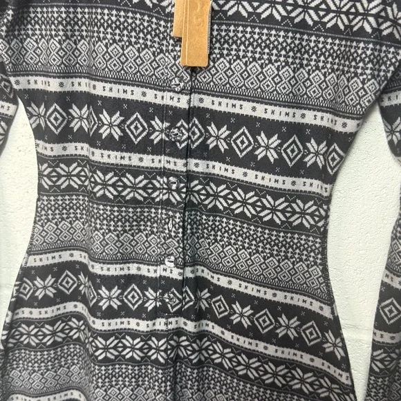 SKIMS One Piece Sleepwear Logo Onesie Black White NWT - Picture 4 of 8